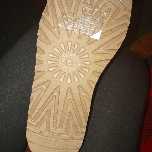 Uggs - Picture 2 of 8